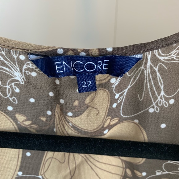 Stylish sheer blouse - Picture 2 of 2